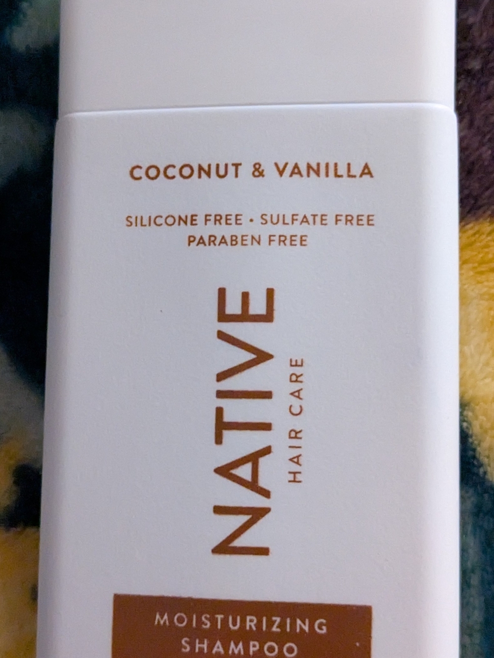 Native Coconut & Vanilla Moisturizing Shampoo - And Mini Lume Deodorant